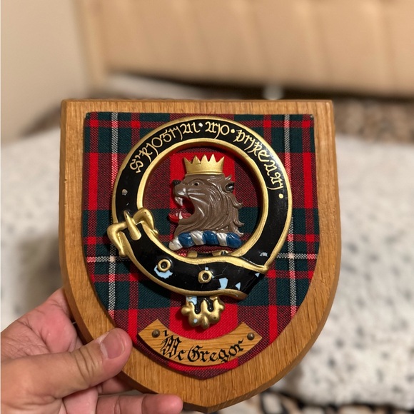 Old Vtg Scottish Coat Of Arms MAC GREGOR Display Shield Plaque Crest Tartan Wood - Picture 3 of 6